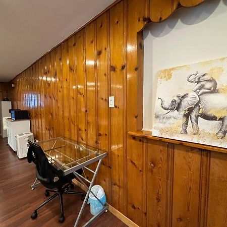 Cozy Spacious Work Friendly Lotus With Garden View High Speed Free Wi Fi And Parking Adjacent To Downtown Montréal Extérieur photo