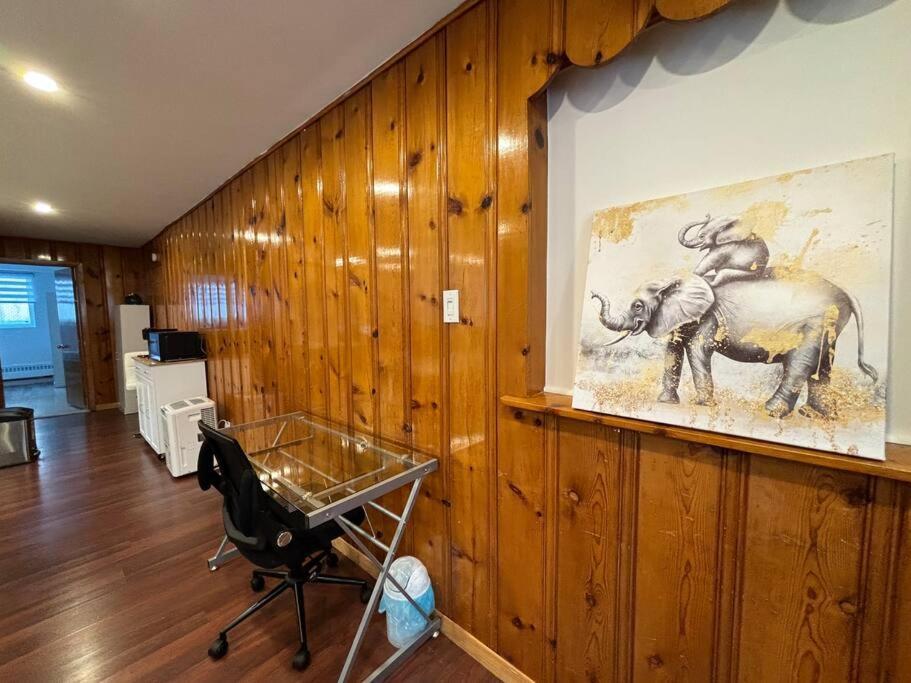 Cozy Spacious Work Friendly Lotus With Garden View High Speed Free Wi Fi And Parking Adjacent To Downtown Montréal Extérieur photo